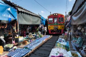 Gianfranco Cordella-Maeklong Railway Market - Thalilandia